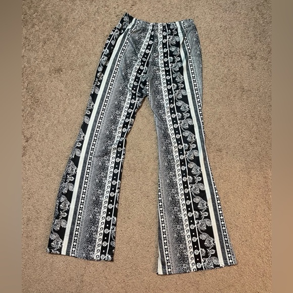 Black and white boho flared pants size Small - Picture 7 of 8